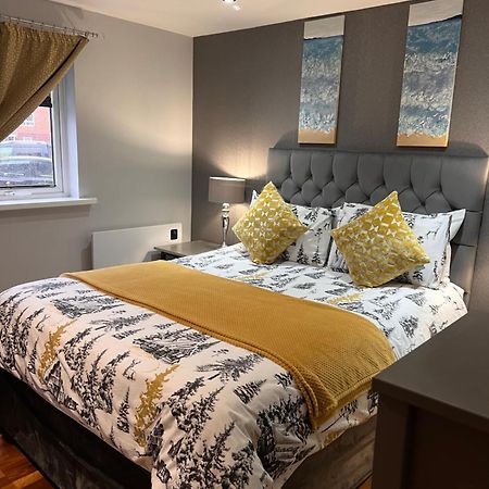 Cockledora, A Luxury Ground Floor Beachfront Apartment Llanelli Eksteriør bilde