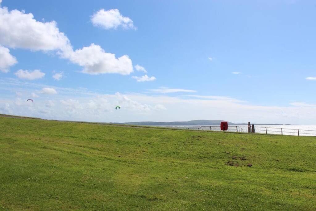 Cockledora, A Luxury Ground Floor Beachfront Apartment Llanelli Eksteriør bilde