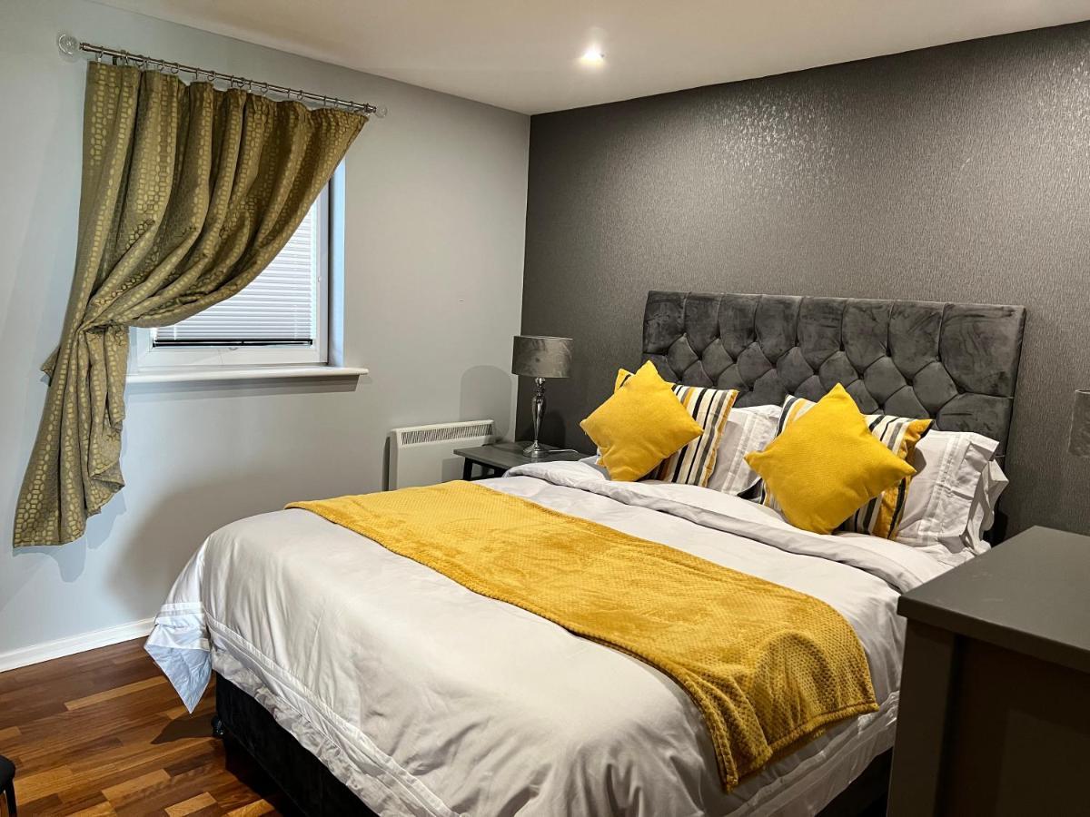 Cockledora, A Luxury Ground Floor Beachfront Apartment Llanelli Eksteriør bilde