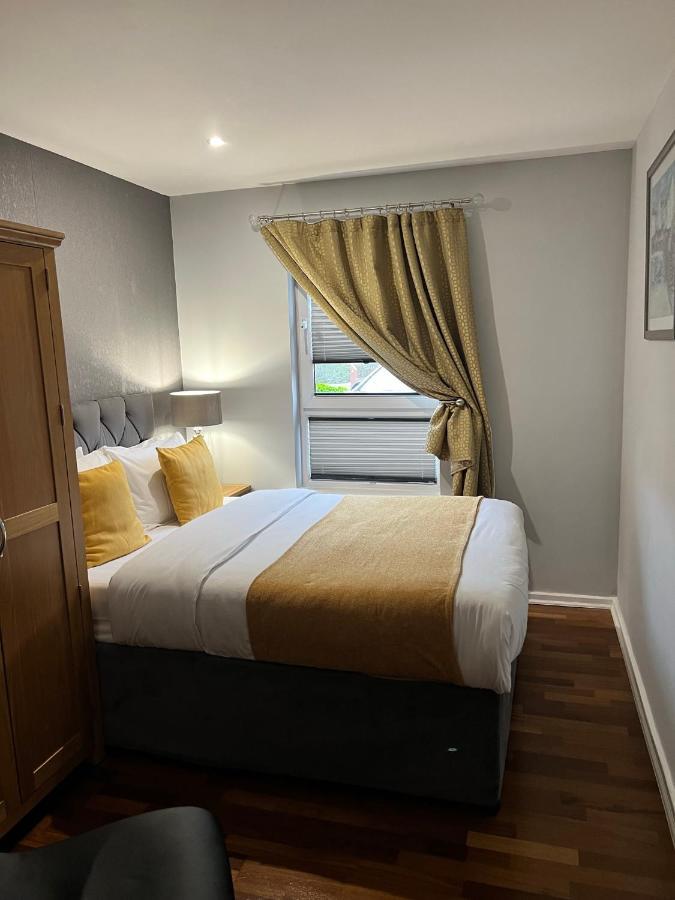Cockledora, A Luxury Ground Floor Beachfront Apartment Llanelli Eksteriør bilde